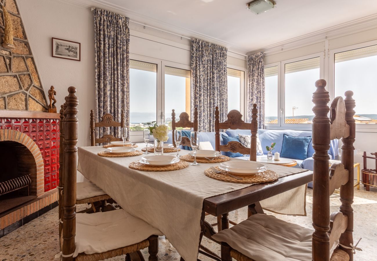 Apartment in L'Escala - Apartamento Tramuntana