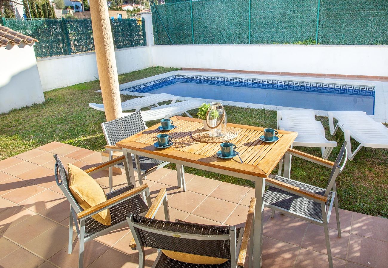 Casa en L´Escala - Casa Sunset con la piscina privada